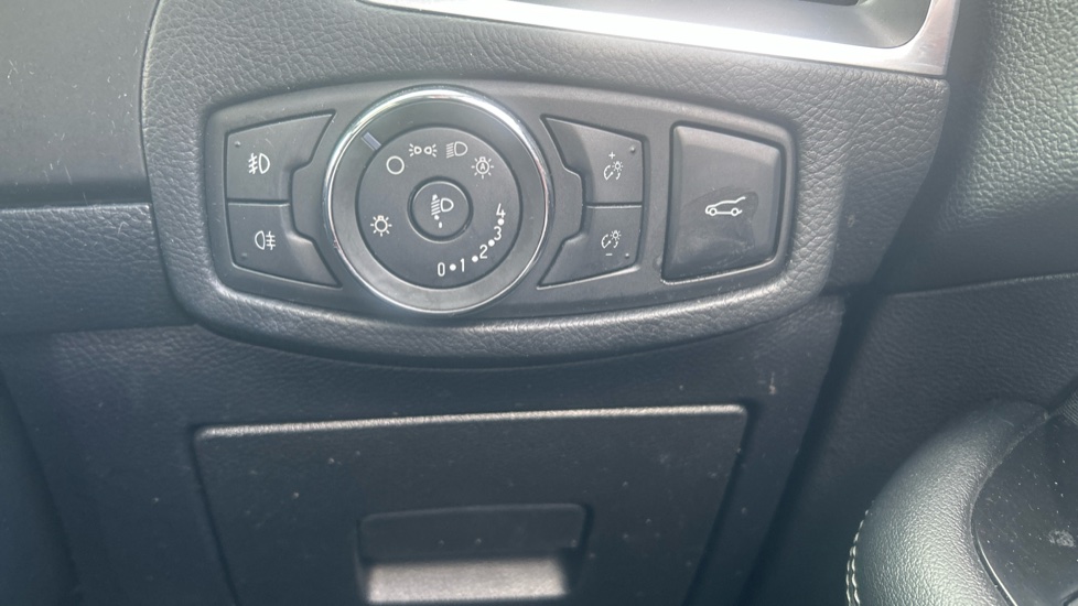 Ford Edge 2.0 TDCi 210 Titanium 5dr Powershift Diesel Estate - Image 32