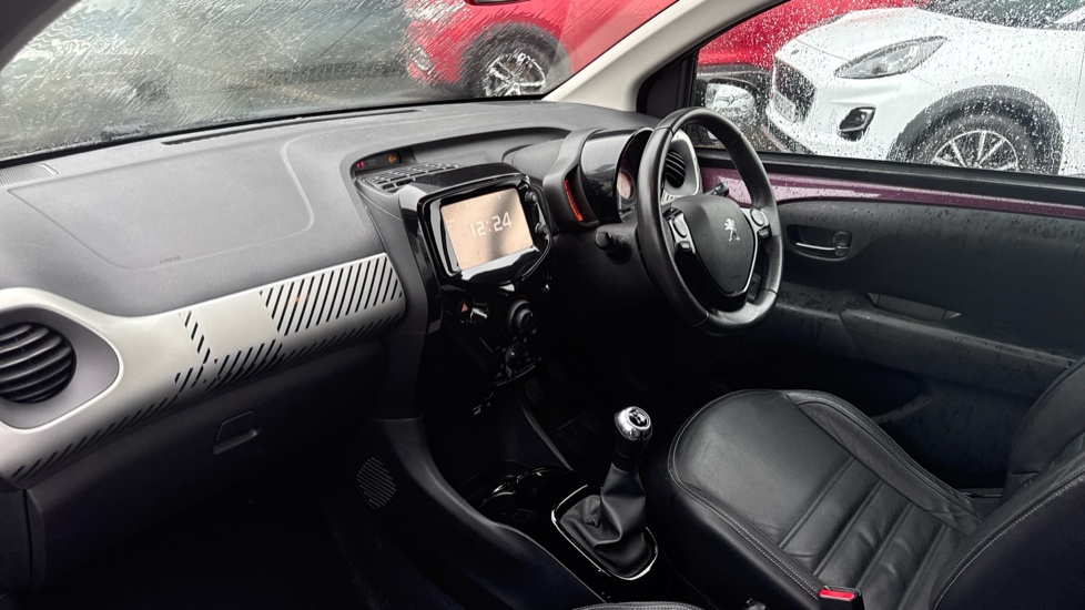 Peugeot 108 1.2 VTi Allure 3dr Petrol Hatchback - Image 9