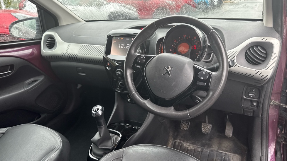 Peugeot 108 1.2 VTi Allure 3dr Petrol Hatchback - Image 10