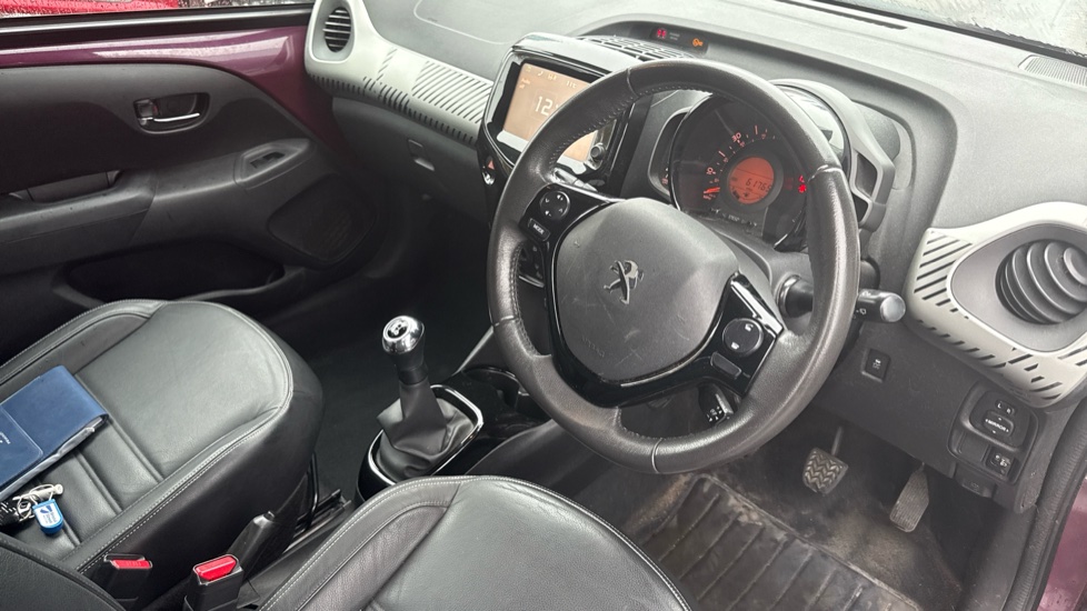 Peugeot 108 1.2 VTi Allure 3dr Petrol Hatchback - Image 11