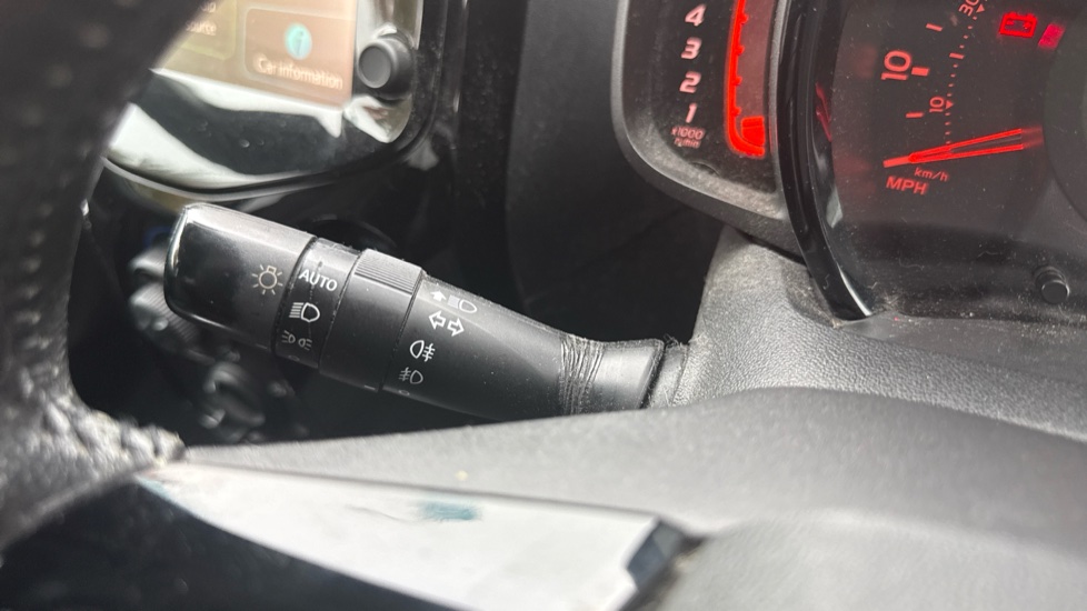 Peugeot 108 1.2 VTi Allure 3dr Petrol Hatchback - Image 33
