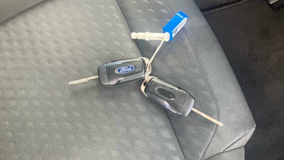 Ford Fiesta 1.0 EcoBoost Zetec 3dr Petrol Hatchback - Image 20
