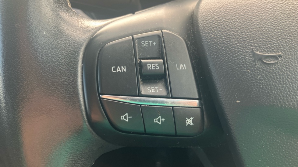 Ford Fiesta 1.0 EcoBoost Zetec 3dr Petrol Hatchback - Image 21