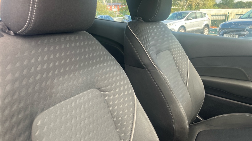 Ford Fiesta 1.0 EcoBoost Zetec 3dr Petrol Hatchback - Image 29