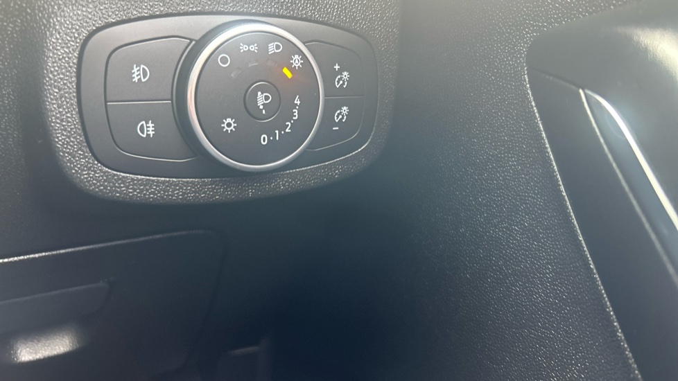 Ford Fiesta 1.0 EcoBoost Active X 5dr Petrol Hatchback - Image 26