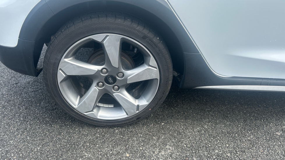 Ford Fiesta 1.0 EcoBoost Active X 5dr Petrol Hatchback - Image 32