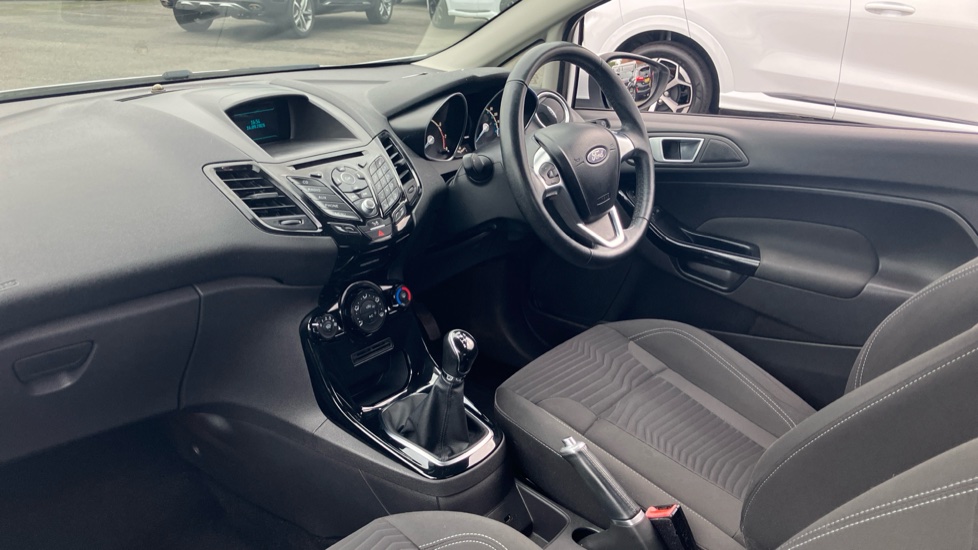 Ford Fiesta 1.25 82 Zetec 3dr Petrol Hatchback - Image 9