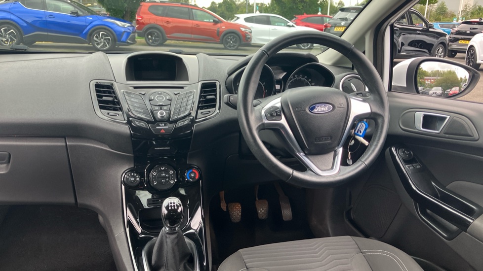 Ford Fiesta 1.25 82 Zetec 3dr Petrol Hatchback - Image 10