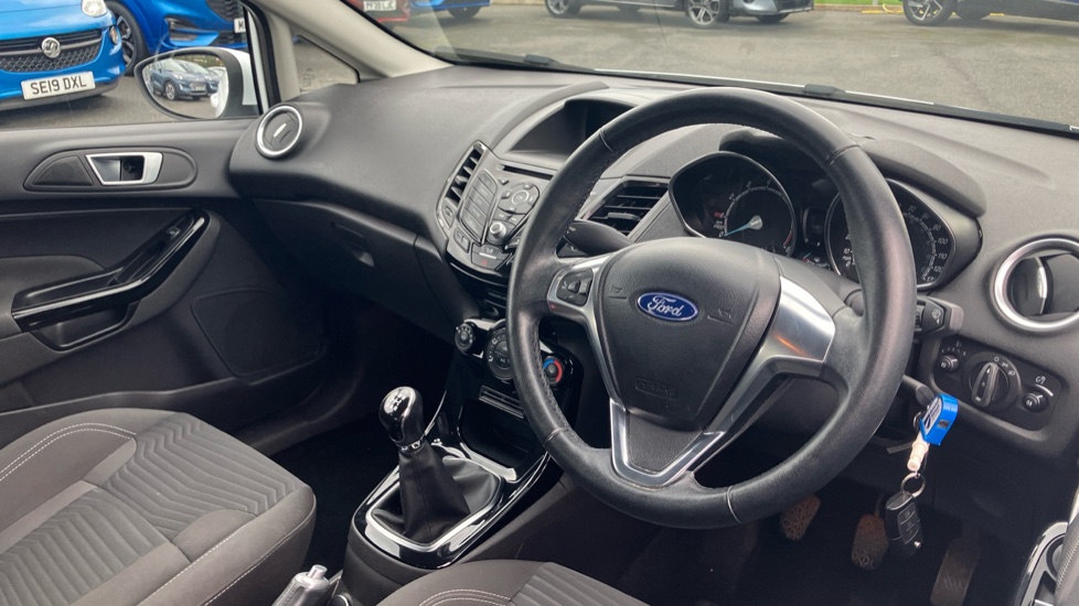 Ford Fiesta 1.25 82 Zetec 3dr Petrol Hatchback - Image 11