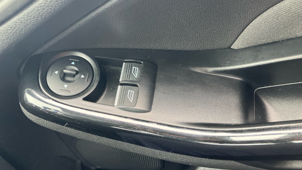Ford Fiesta 1.25 82 Zetec 3dr Petrol Hatchback - Image 30