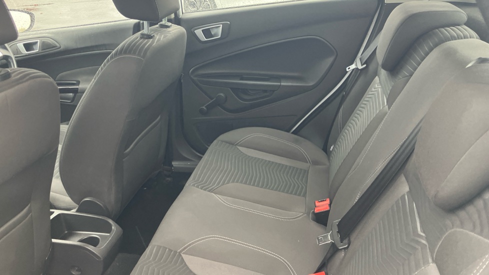 Ford Fiesta 1.25 82 Zetec 5dr Petrol Hatchback - Image 16