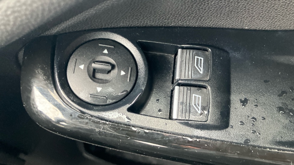 Ford Fiesta 1.25 82 Zetec 5dr Petrol Hatchback - Image 23