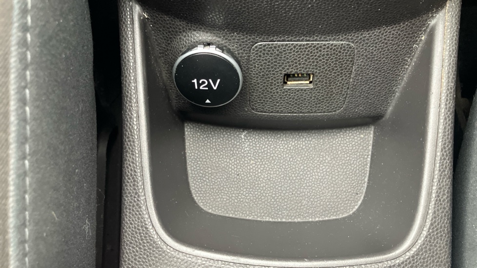 Ford Fiesta 1.25 82 Zetec 5dr Petrol Hatchback - Image 27