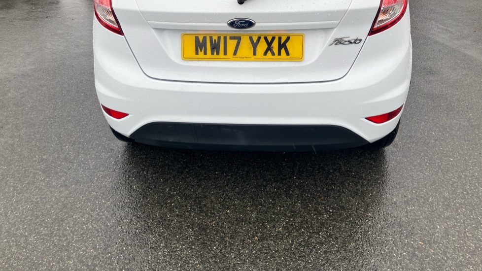 Ford Fiesta 1.25 82 Zetec 5dr Petrol Hatchback - Image 30