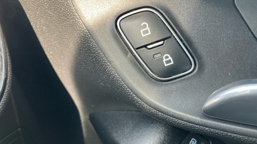 Ford Fiesta 1.0 EcoBoost Zetec 5dr Petrol Hatchback - Image 23