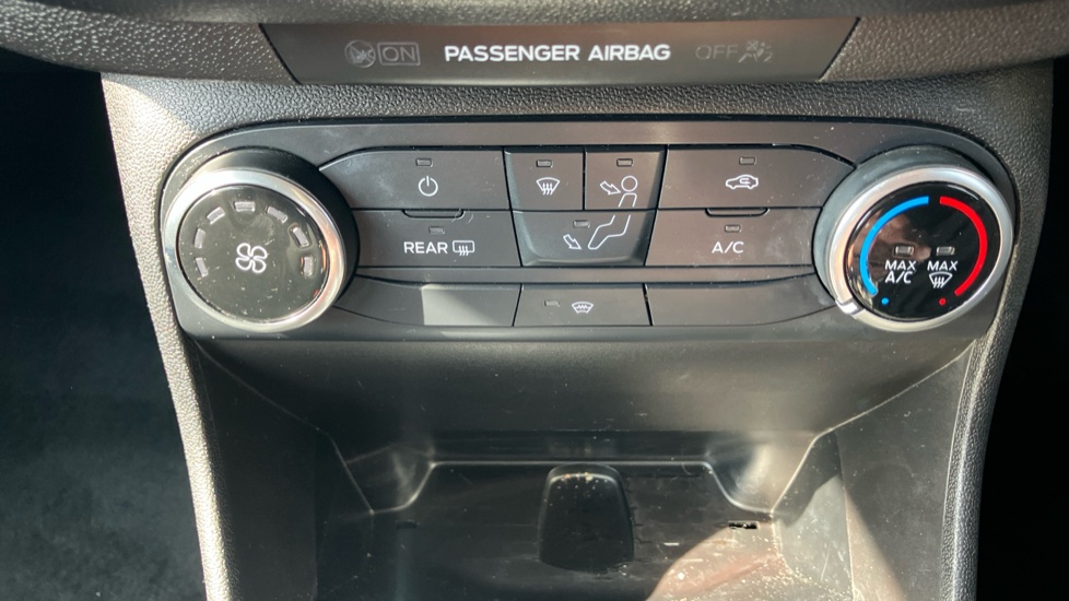 Ford Fiesta 1.0 EcoBoost Zetec 5dr Petrol Hatchback - Image 28