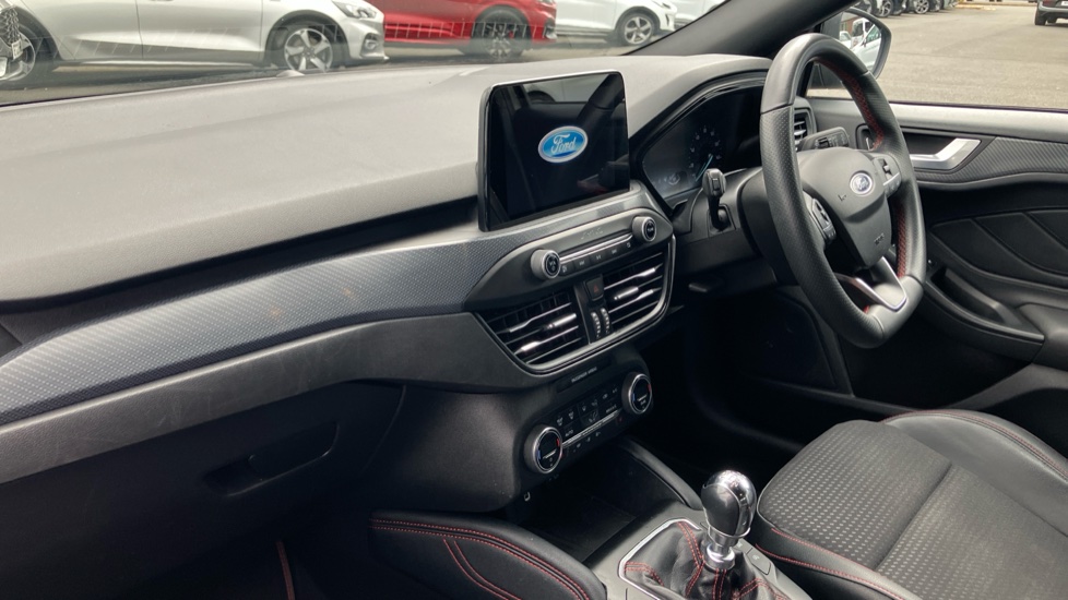 Ford Focus 1.0 EcoBoost 125 ST-Line X 5dr Petrol Hatchback - Image 9