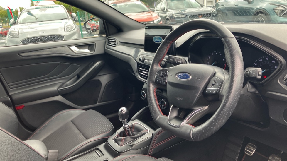 Ford Focus 1.0 EcoBoost 125 ST-Line X 5dr Petrol Hatchback - Image 11