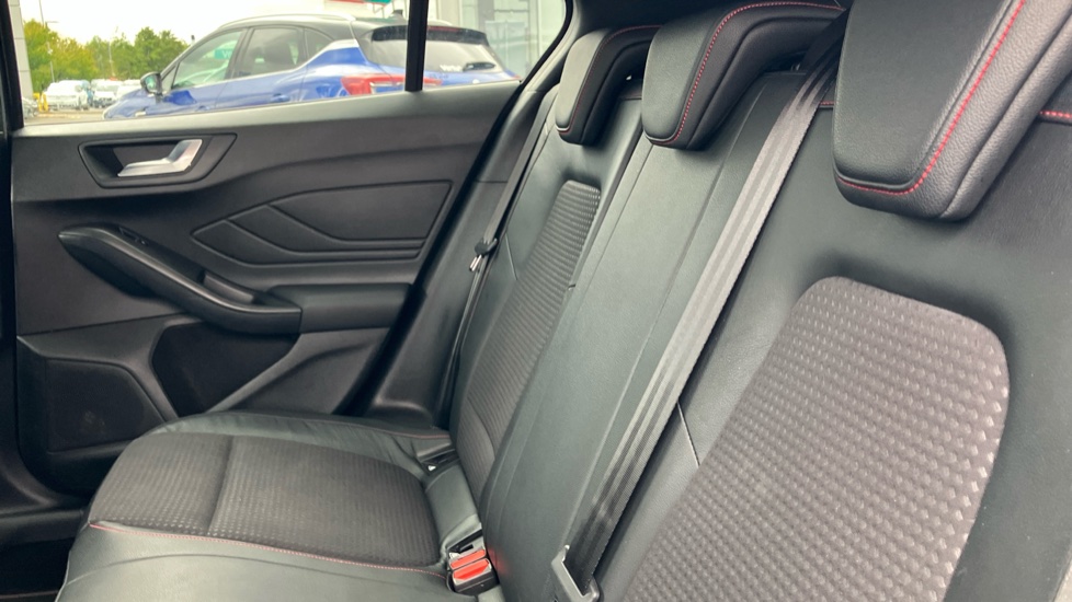 Ford Focus 1.0 EcoBoost 125 ST-Line X 5dr Petrol Hatchback - Image 16