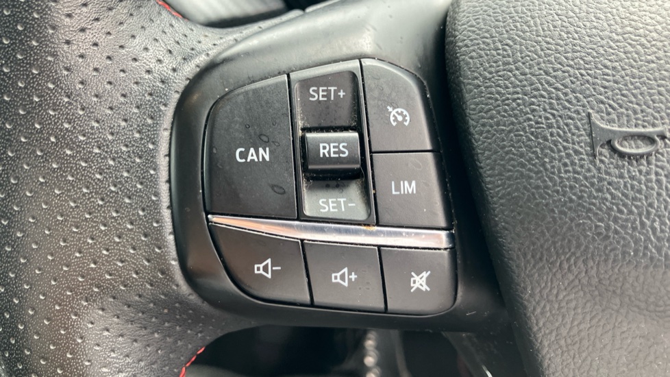 Ford Focus 1.0 EcoBoost 125 ST-Line X 5dr Petrol Hatchback - Image 21