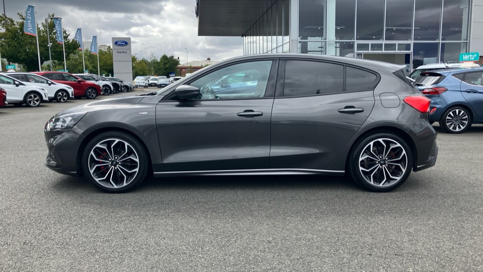 Ford Focus 1.0 EcoBoost 125 ST-Line X 5dr Petrol Hatchback - Image 32