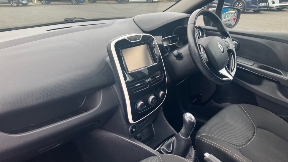 Renault Clio 0.9 TCE 90 Dynamique Nav 5dr Petrol Hatchback - Image 9