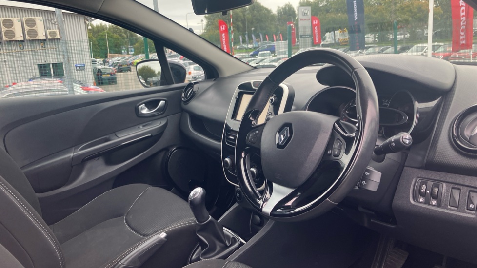 Renault Clio 0.9 TCE 90 Dynamique Nav 5dr Petrol Hatchback - Image 11