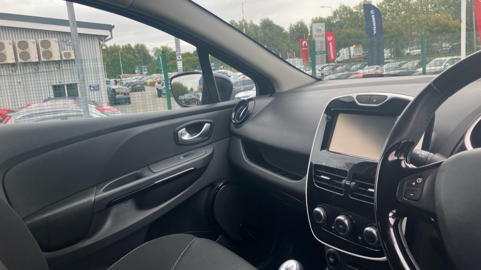 Renault Clio 0.9 TCE 90 Dynamique Nav 5dr Petrol Hatchback - Image 14