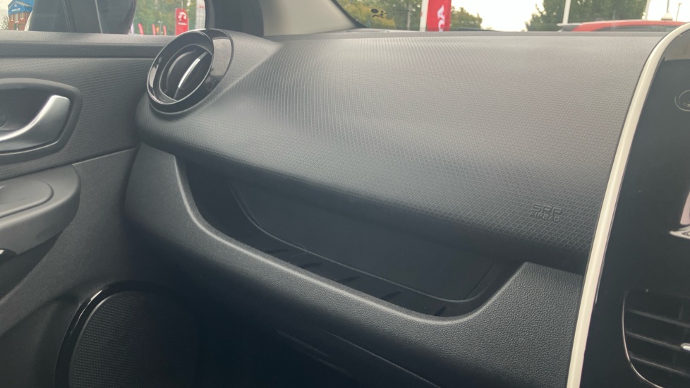 Renault Clio 0.9 TCE 90 Dynamique Nav 5dr Petrol Hatchback - Image 24