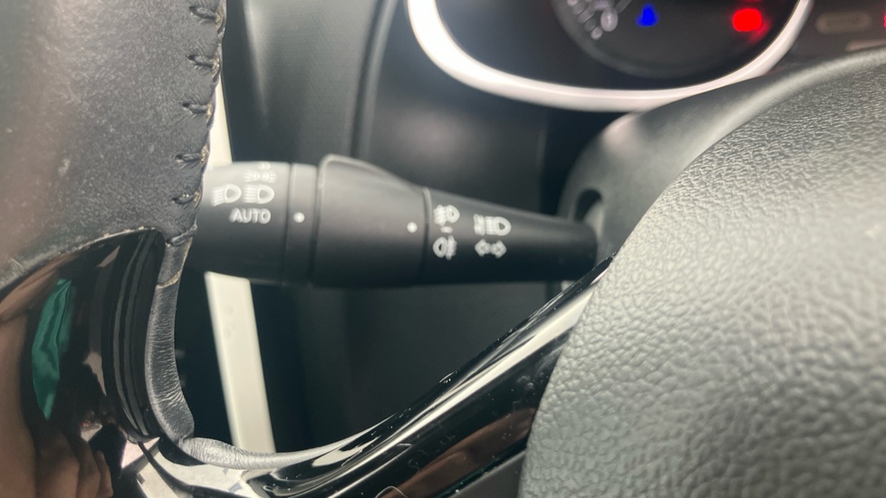 Renault Clio 0.9 TCE 90 Dynamique Nav 5dr Petrol Hatchback - Image 28