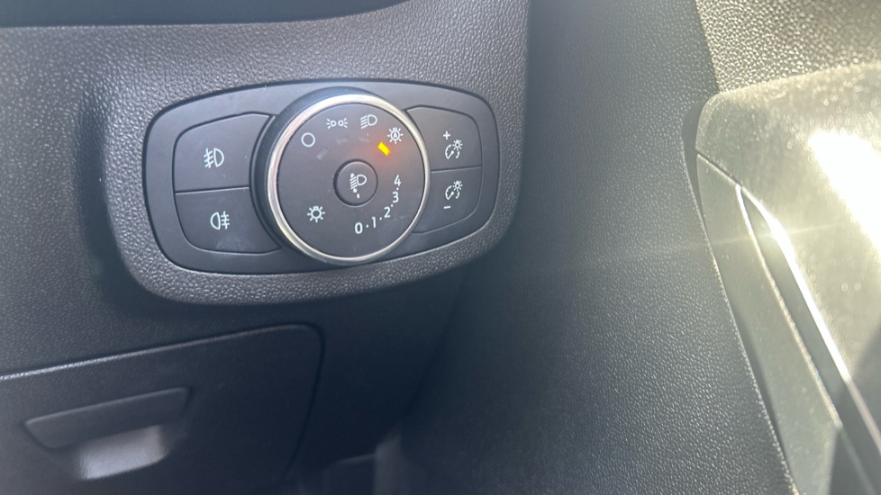 Ford Fiesta 1.0 EcoBoost Zetec 5dr Petrol Hatchback - Image 26