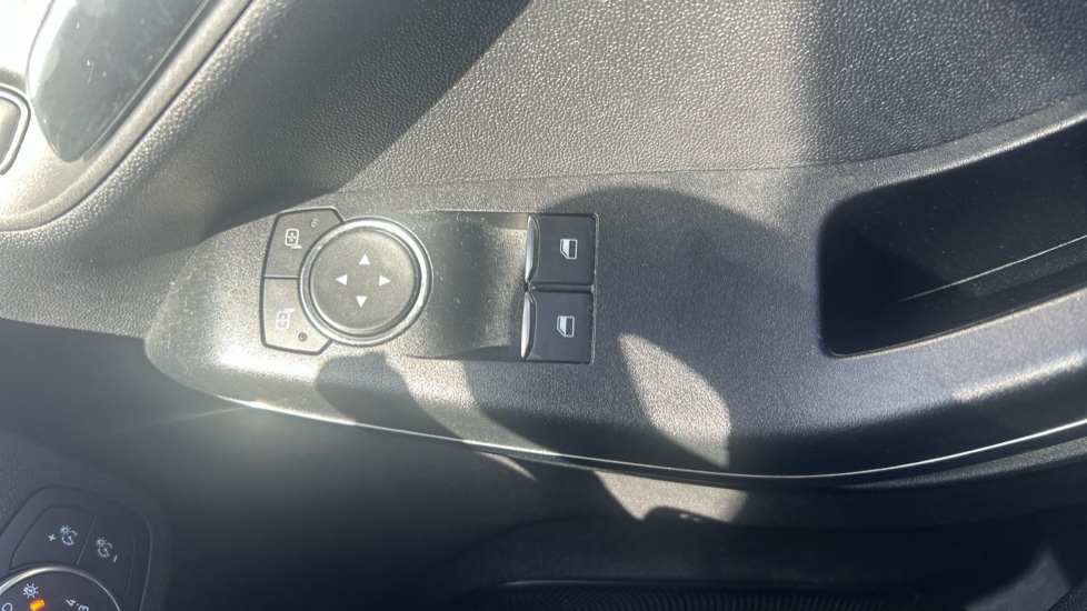 Ford Fiesta 1.0 EcoBoost Zetec 5dr Petrol Hatchback - Image 27