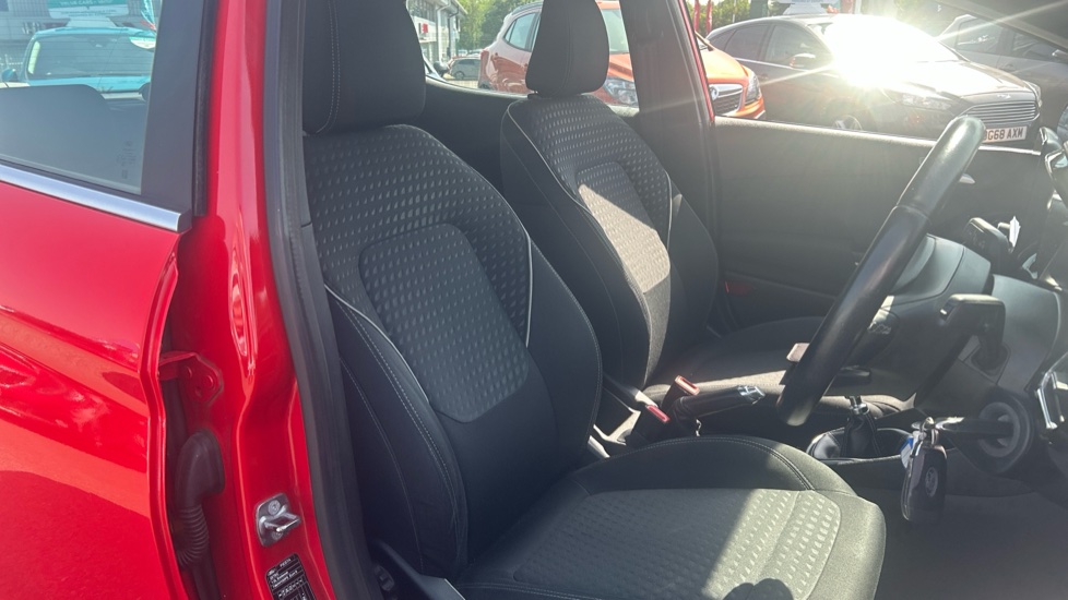 Ford Fiesta 1.0 EcoBoost Zetec 5dr Petrol Hatchback - Image 29