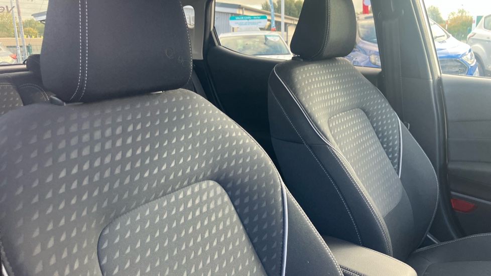Ford Fiesta 1.0 EcoBoost 125 Titanium 5dr Petrol Hatchback - Image 31