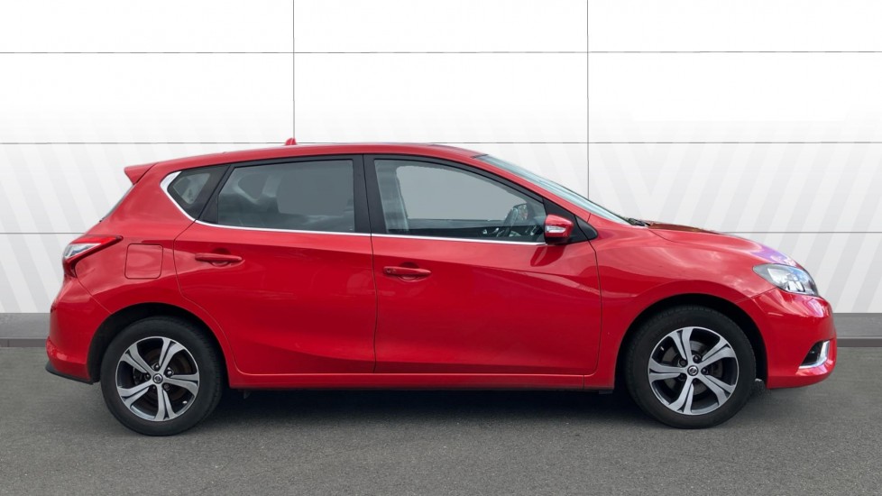 Nissan Pulsar 1.2 DiG-T Acenta 5dr Petrol Hatchback - Image 5