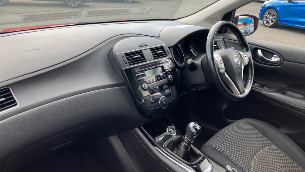 Nissan Pulsar 1.2 DiG-T Acenta 5dr Petrol Hatchback - Image 9