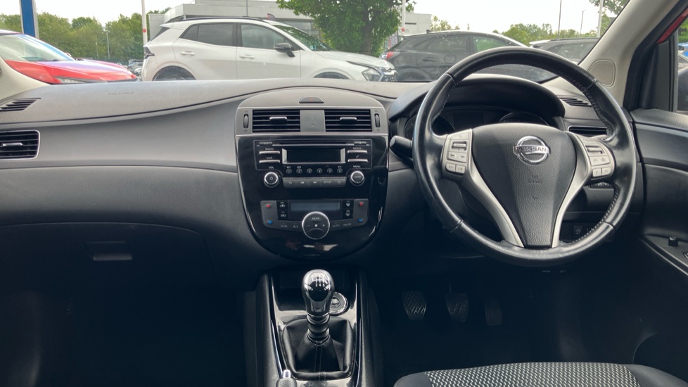 Nissan Pulsar 1.2 DiG-T Acenta 5dr Petrol Hatchback - Image 10