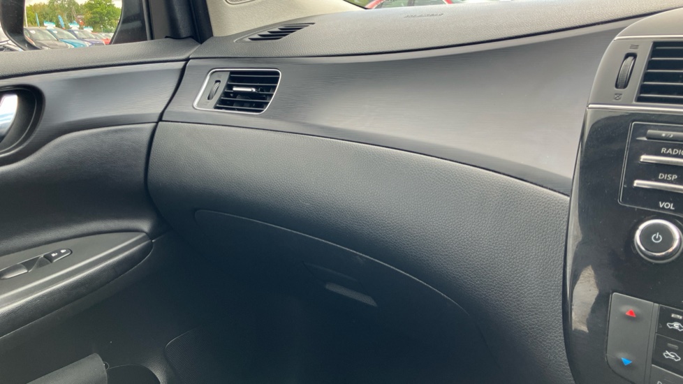 Nissan Pulsar 1.2 DiG-T Acenta 5dr Petrol Hatchback - Image 23