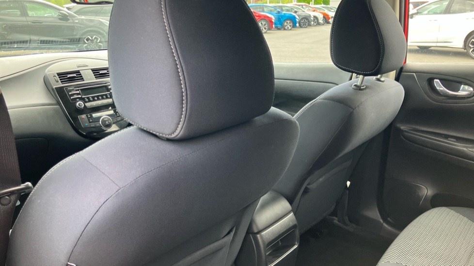 Nissan Pulsar 1.2 DiG-T Acenta 5dr Petrol Hatchback - Image 35