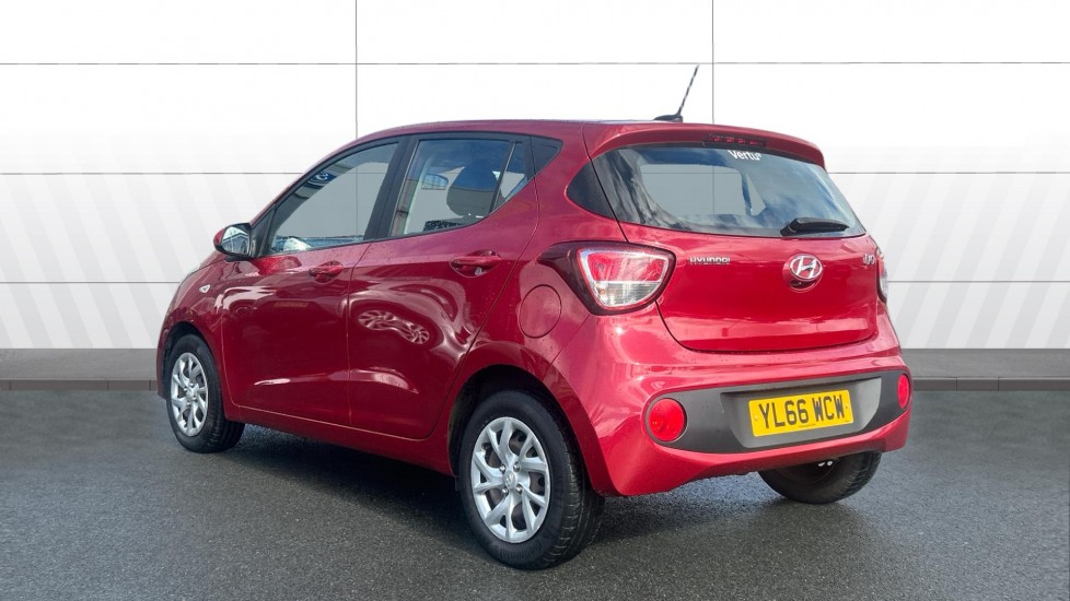 Hyundai i10 1.0 SE 5dr Petrol Hatchback - Image 2