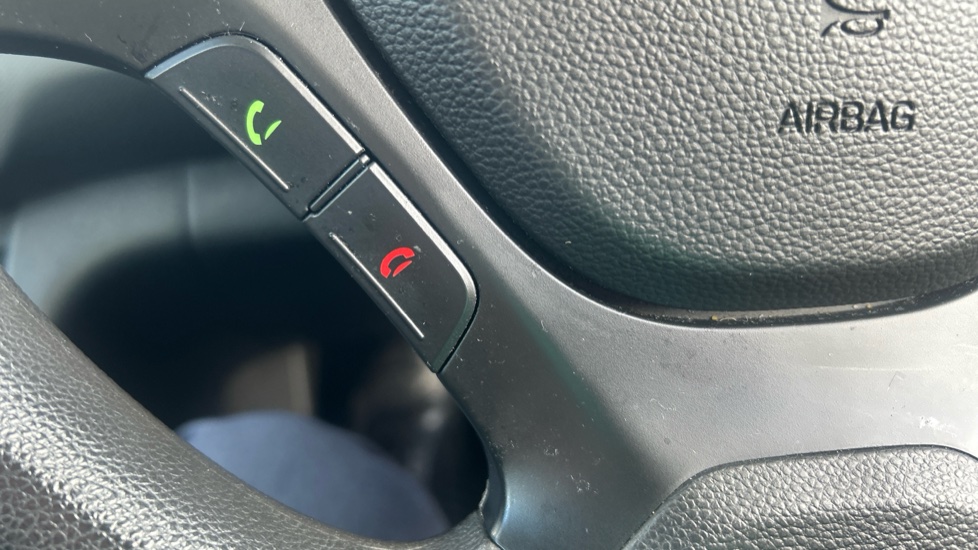 Hyundai i10 1.0 SE 5dr Petrol Hatchback - Image 27
