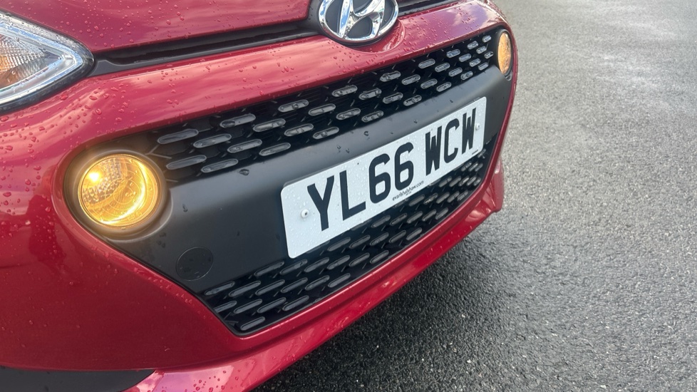 Hyundai i10 1.0 SE 5dr Petrol Hatchback - Image 36