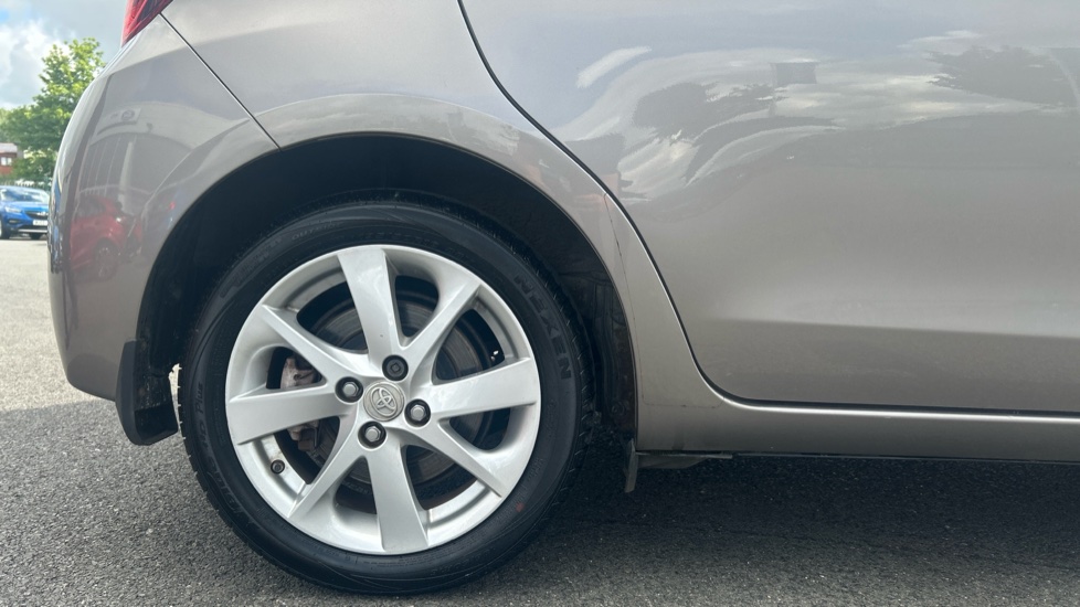 Toyota Yaris 1.5 Hybrid Excel TSS 5dr CVT Hybrid Hatchback - Image 7