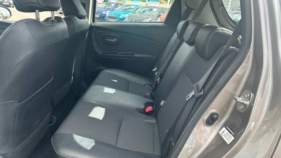 Toyota Yaris 1.5 Hybrid Excel TSS 5dr CVT Hybrid Hatchback - Image 16