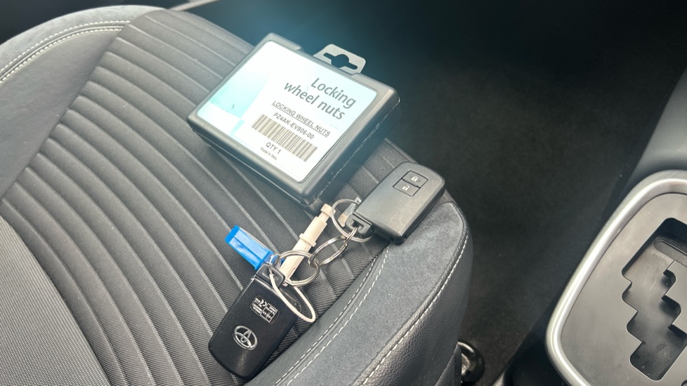 Toyota Yaris 1.5 Hybrid Excel TSS 5dr CVT Hybrid Hatchback - Image 19