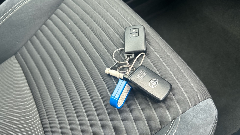 Toyota Yaris 1.5 Hybrid Excel TSS 5dr CVT Hybrid Hatchback - Image 20