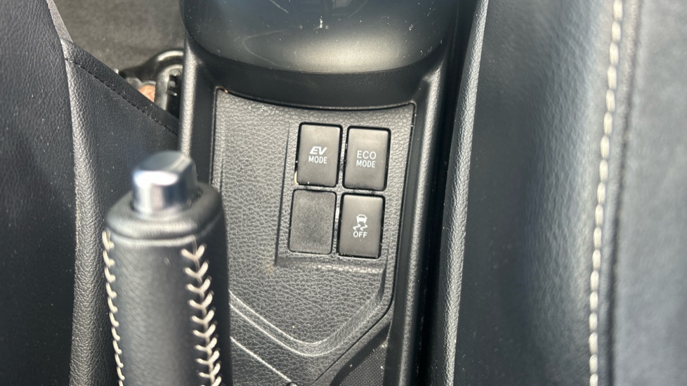 Toyota Yaris 1.5 Hybrid Excel TSS 5dr CVT Hybrid Hatchback - Image 21