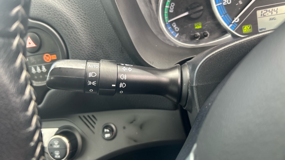 Toyota Yaris 1.5 Hybrid Excel TSS 5dr CVT Hybrid Hatchback - Image 32