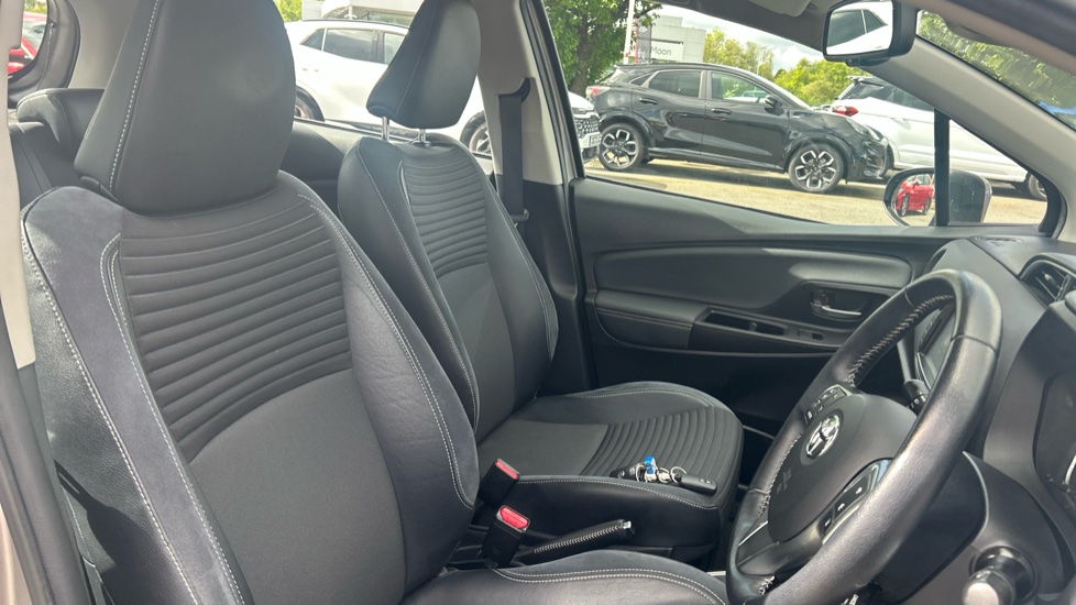 Toyota Yaris 1.5 Hybrid Excel TSS 5dr CVT Hybrid Hatchback - Image 34