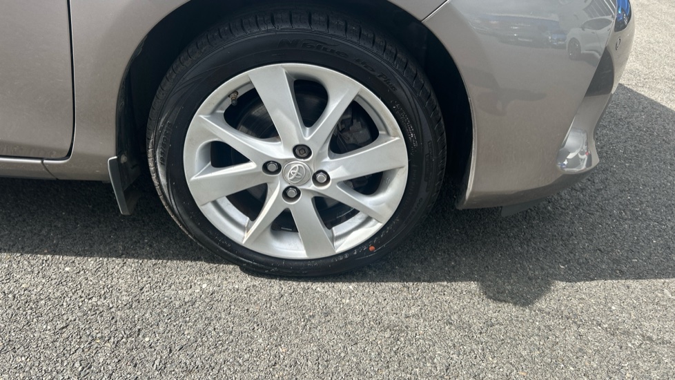 Toyota Yaris 1.5 Hybrid Excel TSS 5dr CVT Hybrid Hatchback - Image 36